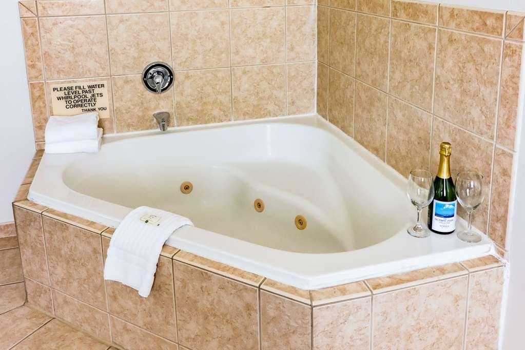 Quality Inn & Suites Sequim At Olympic National Park Room photo