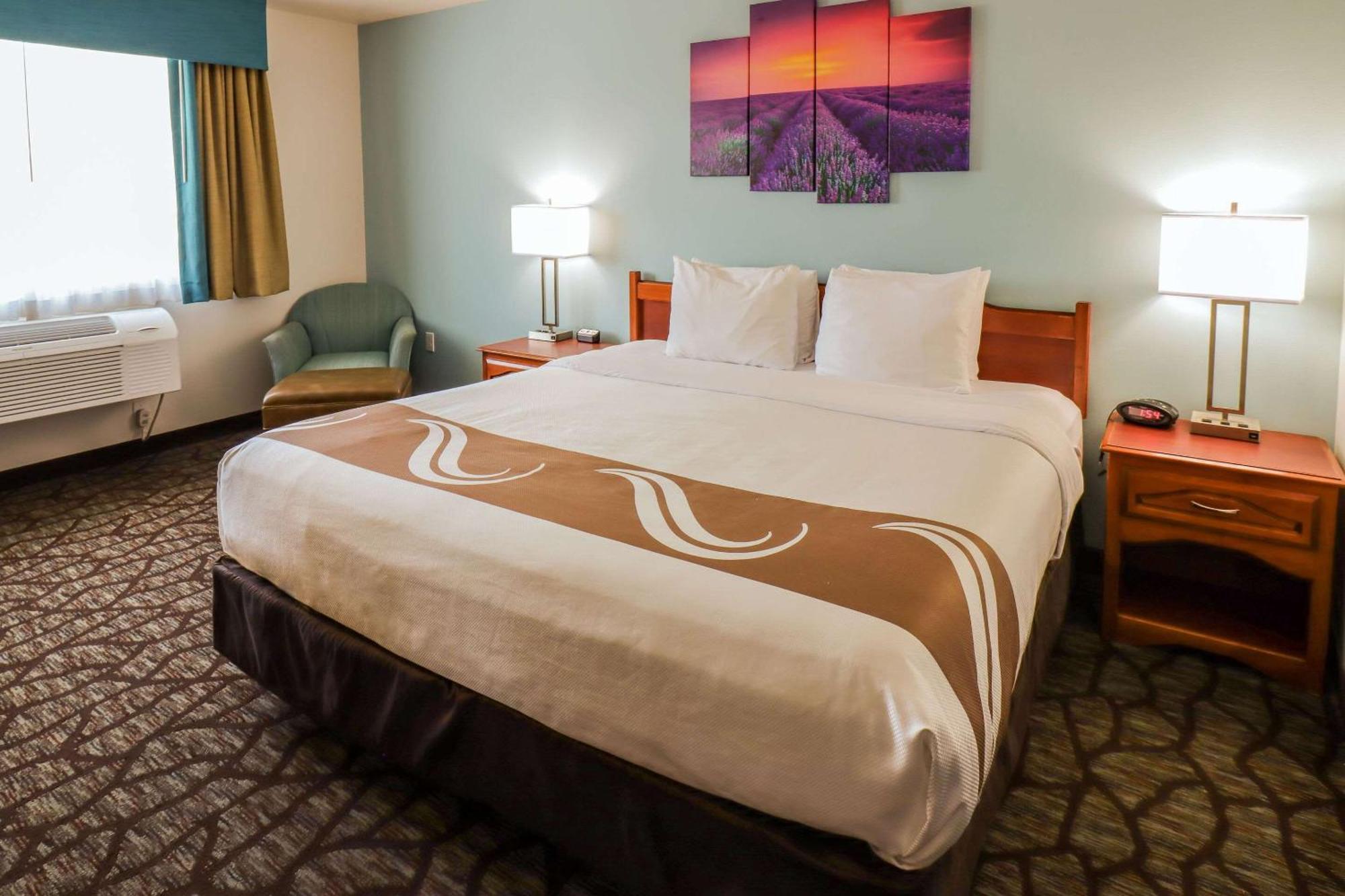 Quality Inn & Suites Sequim At Olympic National Park Exterior photo